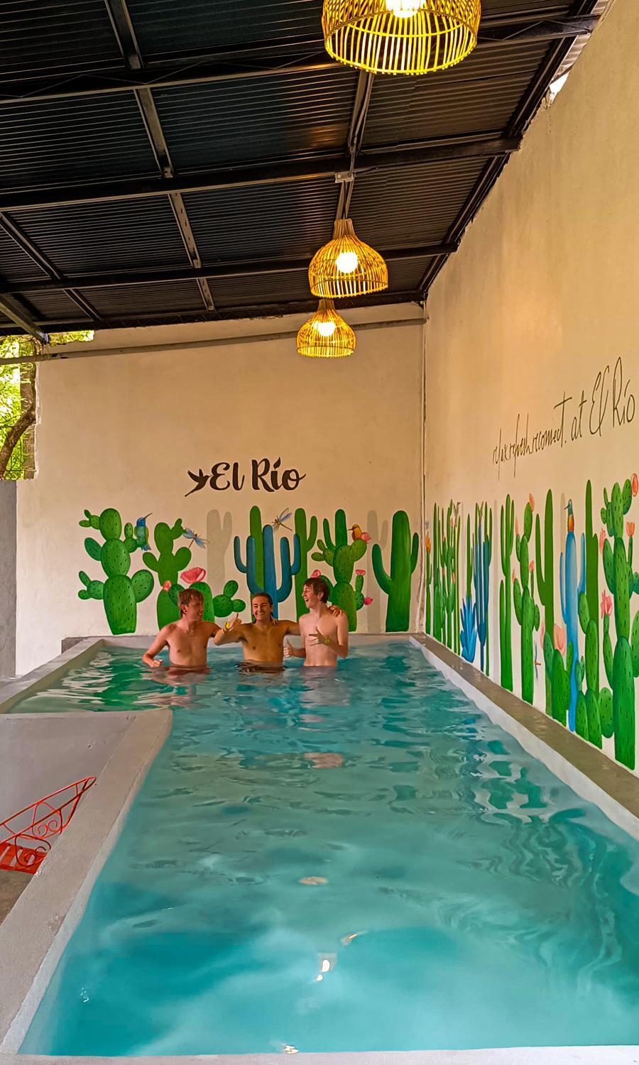 Hostal El Rio Leon Exterior photo